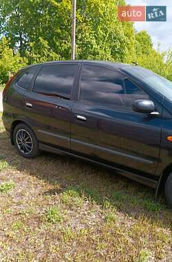 Минивэн Nissan Almera Tino 2002 в 