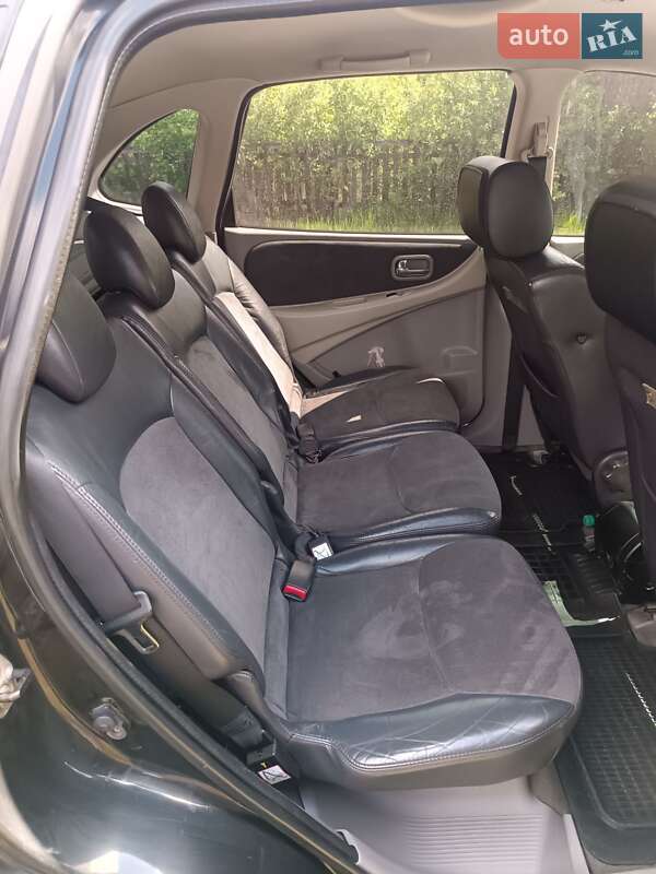 Минивэн Nissan Almera Tino 2002 в Семеновке
