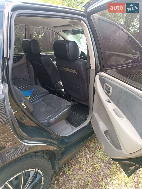 Минивэн Nissan Almera Tino 2002 в Семеновке