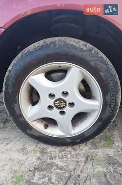 Минивэн Nissan Almera Tino 2001 в 