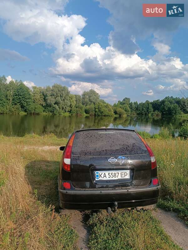 Минивэн Nissan Almera Tino 2002 в Семеновке
