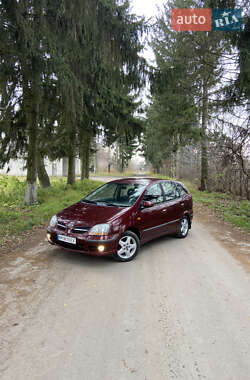 Минивэн Nissan Almera Tino 2002 в Звягеле