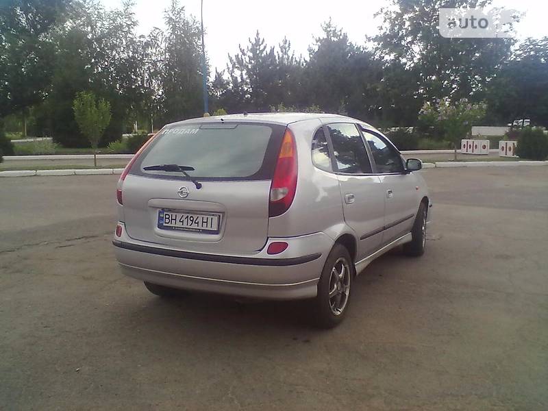 Хетчбек Nissan Almera 2001 в Ізмаїлі