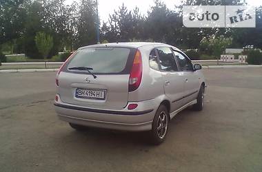 Хэтчбек Nissan Almera 2001 в Измаиле