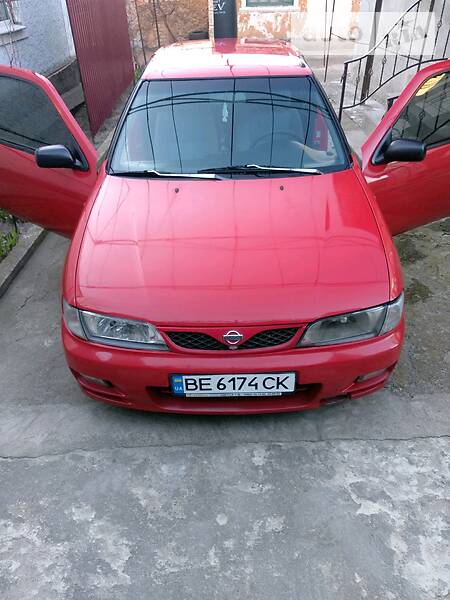 Хэтчбек Nissan Almera 1996 в Вознесенске