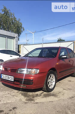 Седан Nissan Almera 1996 в Черкассах