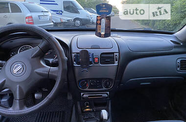 Хэтчбек Nissan Almera 2006 в 