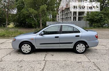 Седан Nissan Almera 2004 в Ивано-Франковске