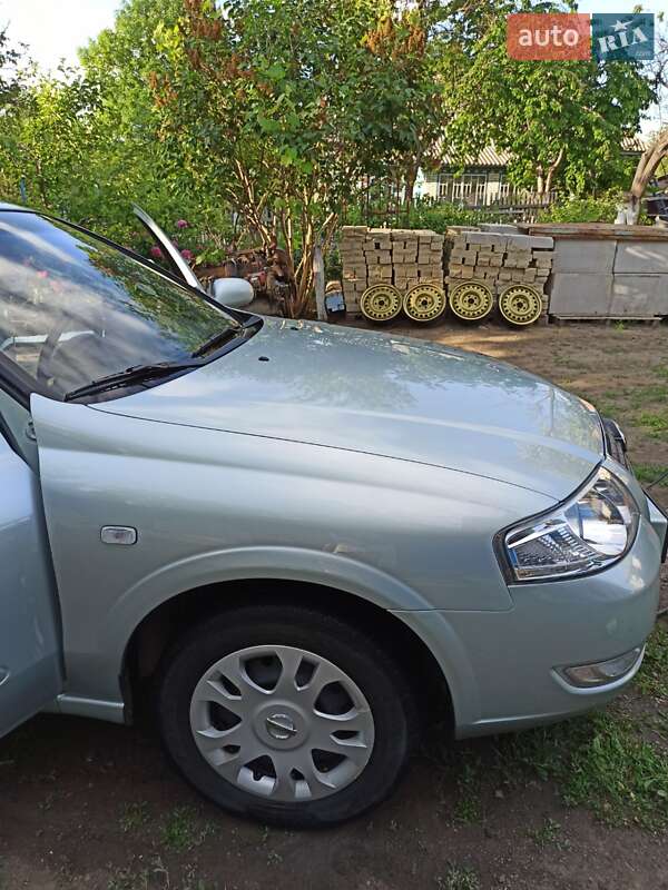 Седан Nissan Almera 2010 в Гайсину