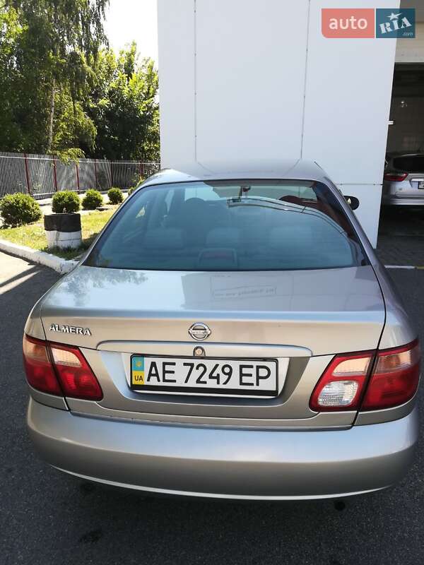 Седан Nissan Almera 2004 в Дніпрі