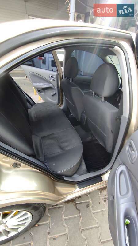 Седан Nissan Almera 2003 в Чорноморську