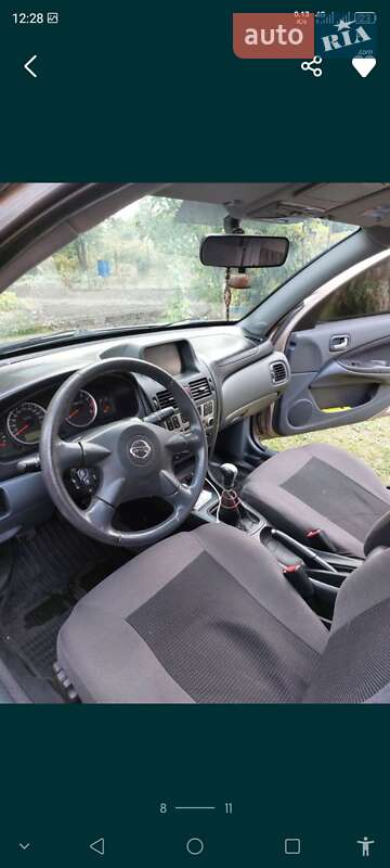 Седан Nissan Almera 2005 в Каменском