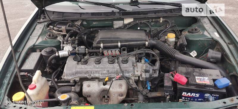 Седан Nissan Almera 1998 в Вышгороде