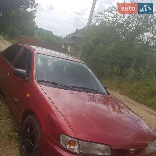 Седан Nissan Almera 1996 в Івано-Франківську