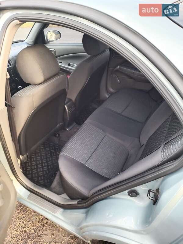 Седан Nissan Almera 2008 в Броварах