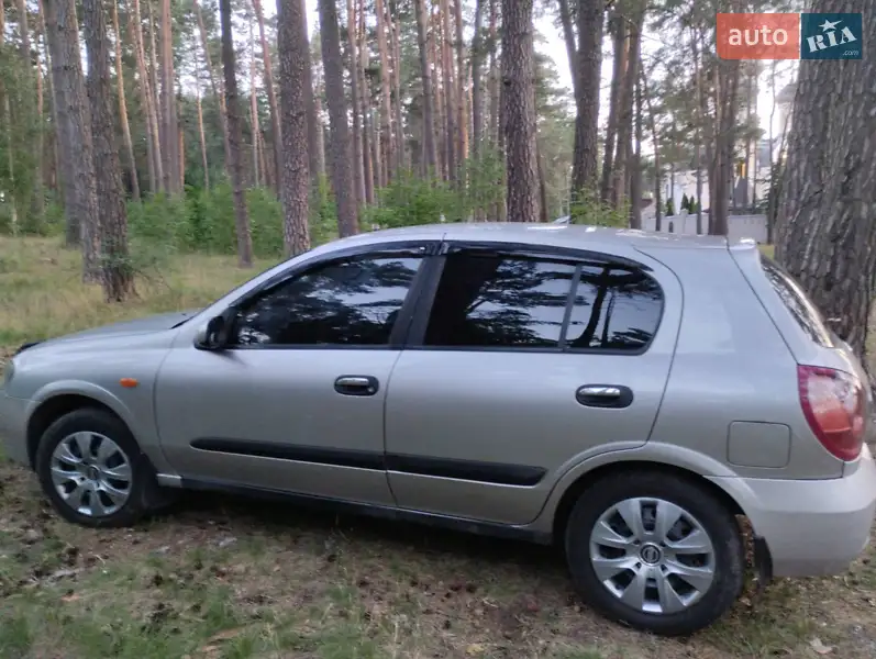 Nissan Almera