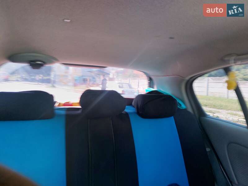 Хетчбек Nissan Almera 2002 в Житомирі
