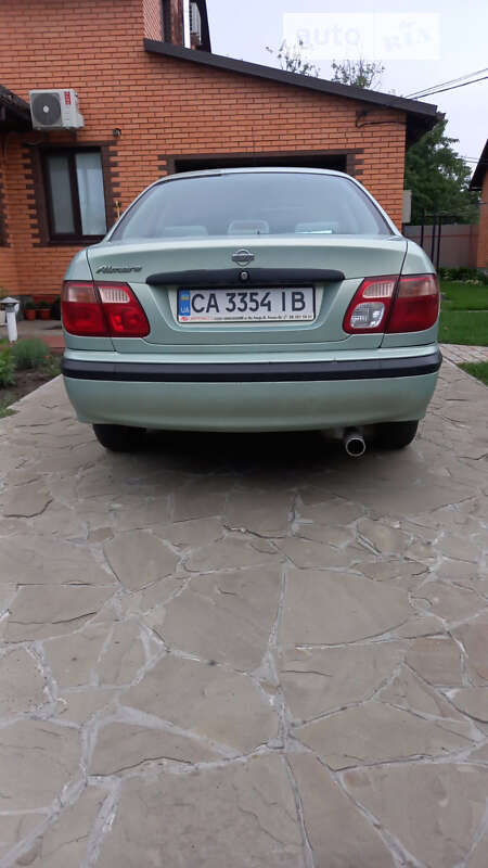 Седан Nissan Almera 2002 в Ужгороді