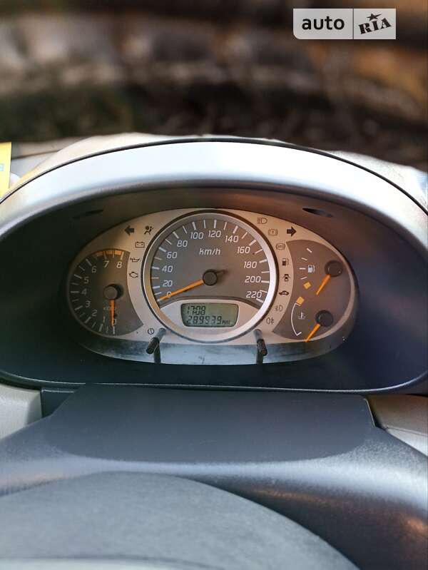 Хэтчбек Nissan Almera 2002 в Новом Роздоле фото 11 Хэтчбек Nissan Almera 2002 в Новом Роздоле