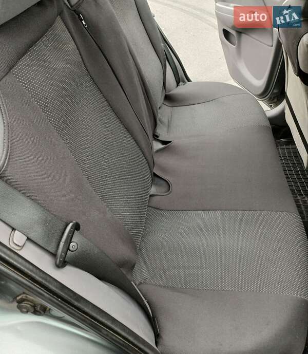 Хэтчбек Nissan Almera 2002 в Львове фото 10 Хэтчбек Nissan Almera 2002 в Львове