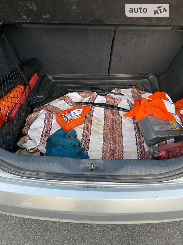 Хетчбек Nissan Almera 2004 в Дніпрі