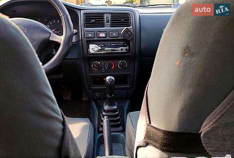 Седан Nissan Almera 1999 в Вознесенську