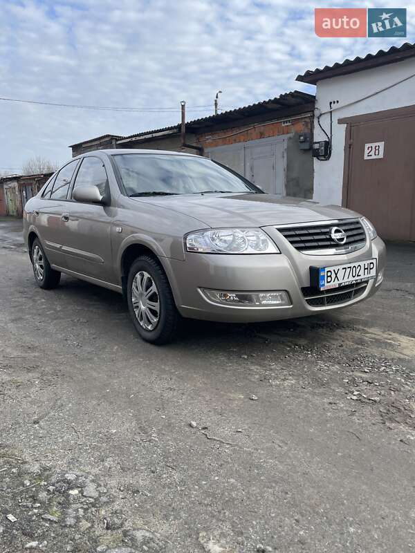 Седан Nissan Almera 2010 в Шепетівці