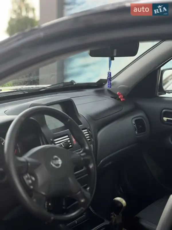 Nissan Almera 2006