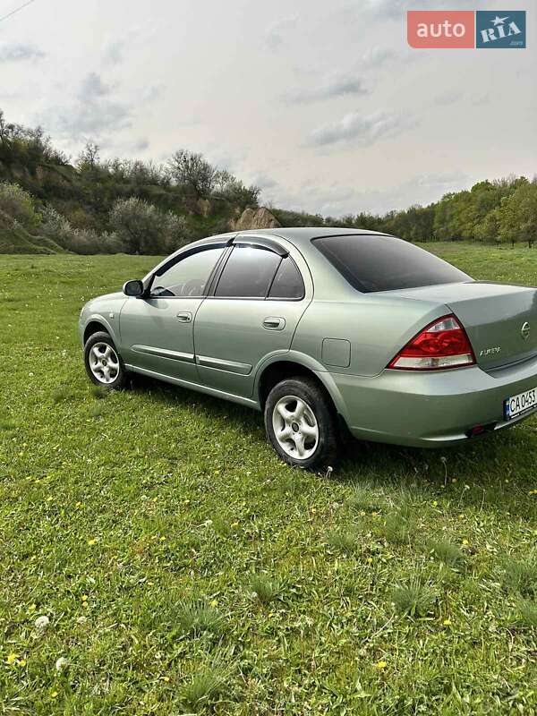 Седан Nissan Almera 2007 в Смеле