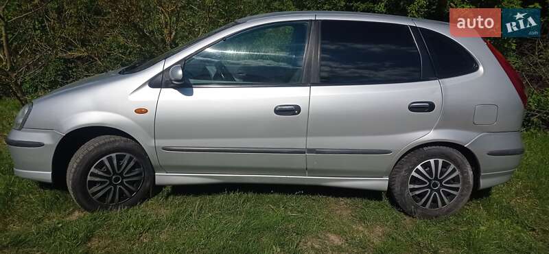 Хэтчбек Nissan Almera 2006 в Виннице