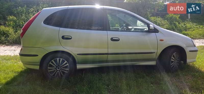 Хэтчбек Nissan Almera 2006 в Виннице