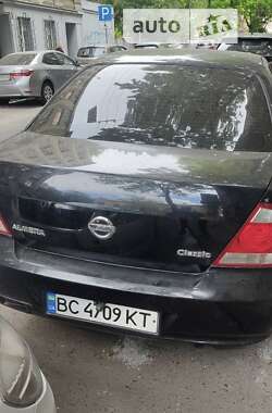 Седан Nissan Almera 2012 в Львові