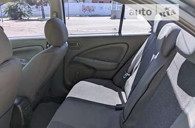 Седан Nissan Almera 2011 в 