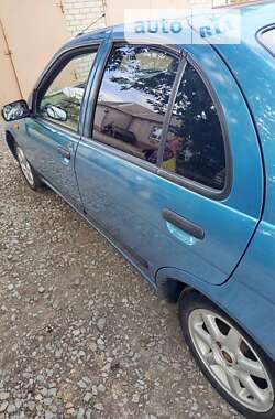 Хэтчбек Nissan Almera 1996 в Славянске