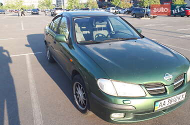 Седан Nissan Almera 2001 в Киеве