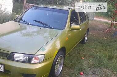 Хэтчбек Nissan Almera 1995 в Киеве