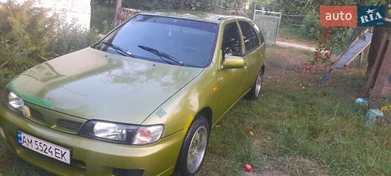 Хэтчбек Nissan Almera 1995 в Брусилове