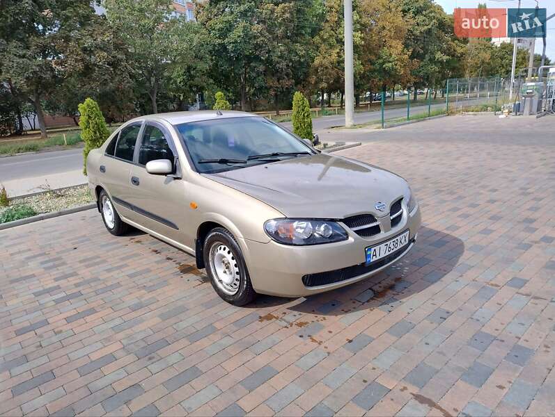 Nissan Almera 2004