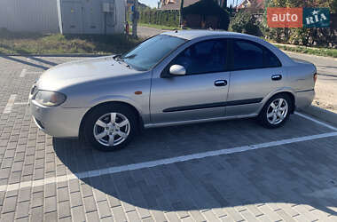 Седан Nissan Almera 2002 в Киеве