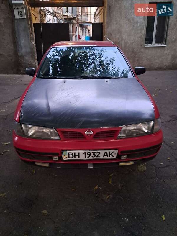 Nissan Almera 1996