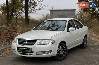 Седан Nissan Almera 2011 в Києві