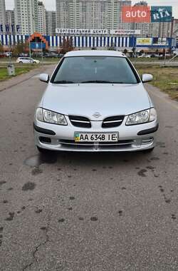 Седан Nissan Almera 2001 в Киеве