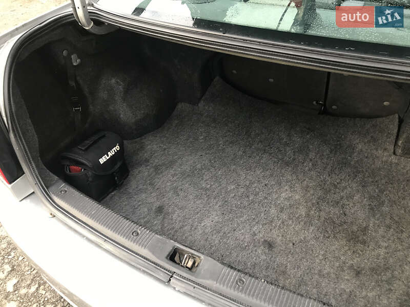 Седан Nissan Almera 2004 в Коломиї