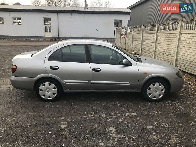 Седан Nissan Almera 2004 в Коломиї