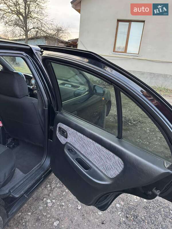 Хетчбек Nissan Almera 1997 в Львові