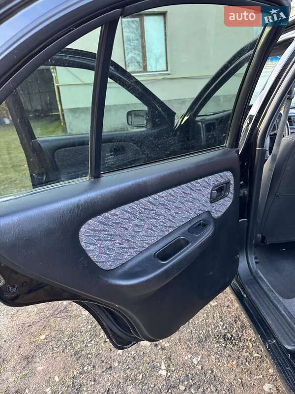 Хетчбек Nissan Almera 1997 в Львові