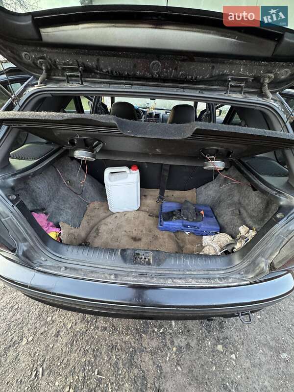 Хетчбек Nissan Almera 1997 в Львові