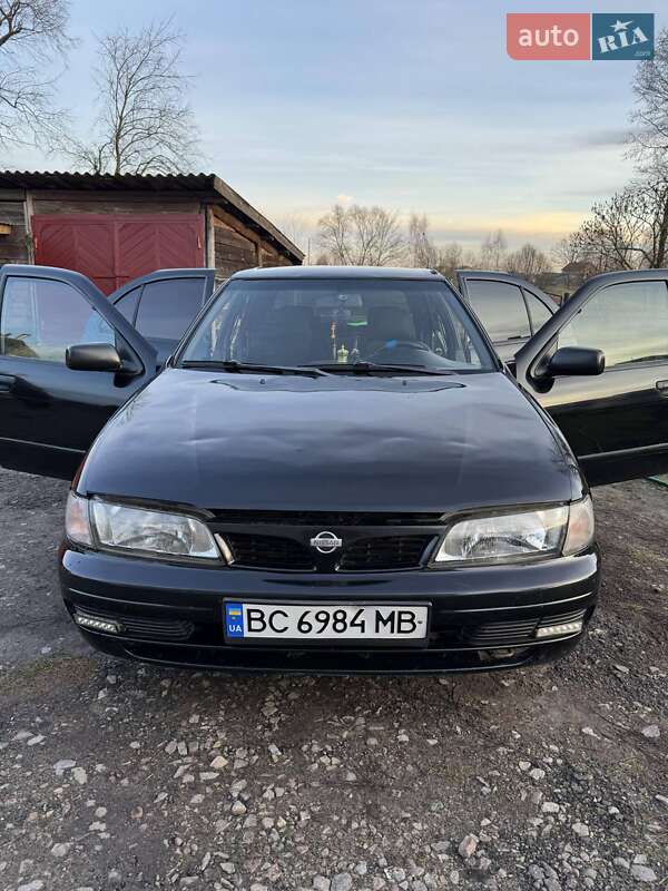 Хетчбек Nissan Almera 1997 в Львові