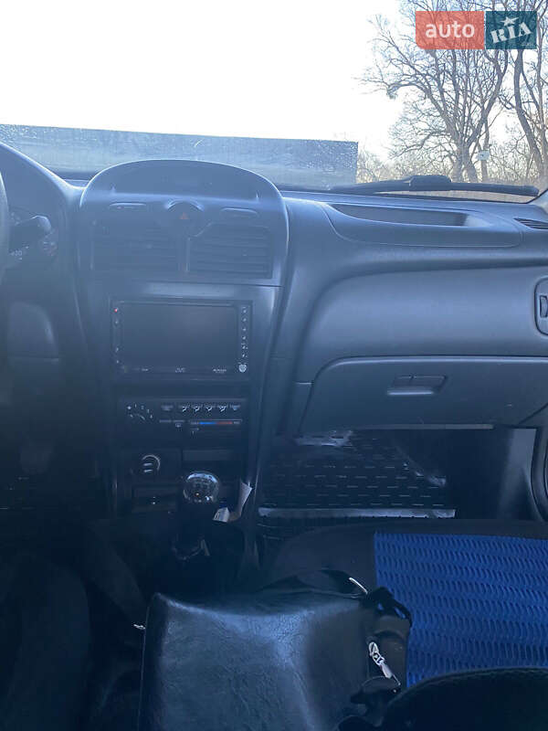 Седан Nissan Almera 2007 в Чернівцях