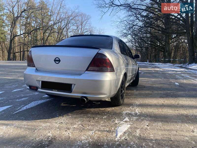 Седан Nissan Almera 2010 в Киеве
